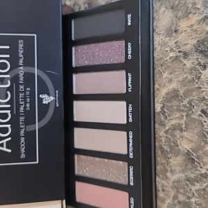 Younique Moodstruck Addiction Palette 3